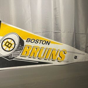 Vintage 1989 Boston Bruins Pennant